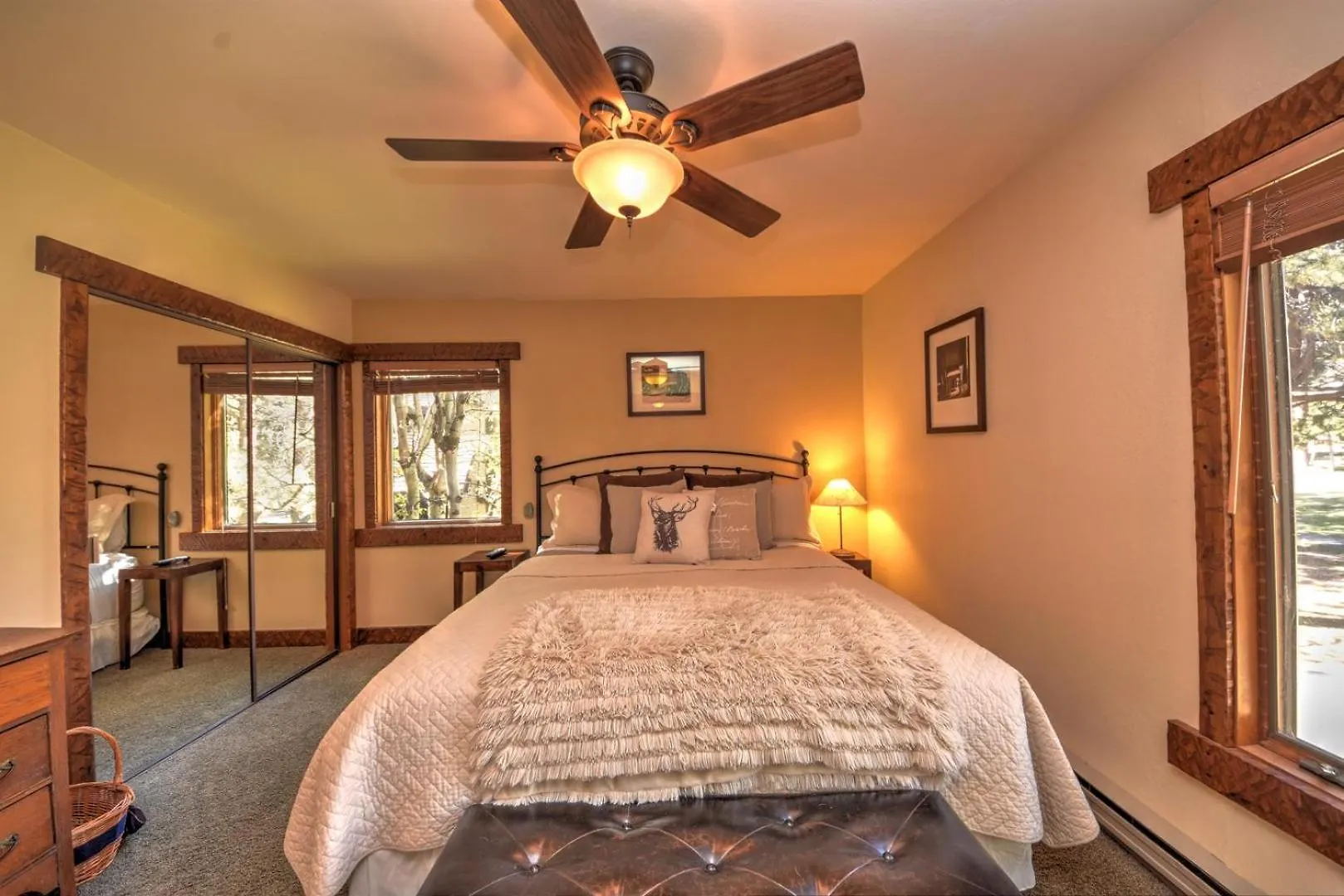389 - Romantic Snowcreek Retreat Near Creek 马姆莫斯湖 公寓